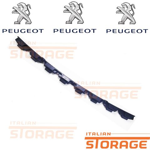 Кронштейн бампера заднего, центральный 741641 PEUGEOT