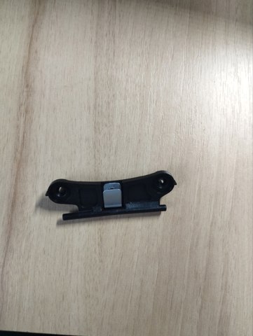 Петля лючка заливной горловины топливного бака 96255372 GM