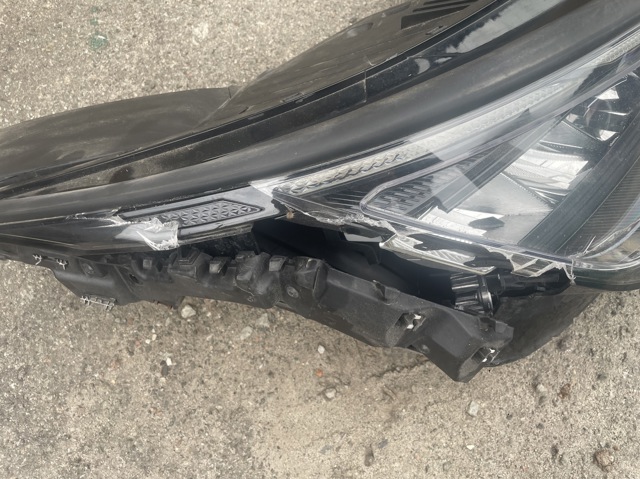 92102CV0 HYUNDAI Правая фара купить в Украина