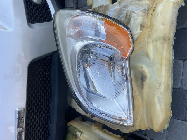 HYUNDAI 921010Z110 Левая фара в наличии Украина