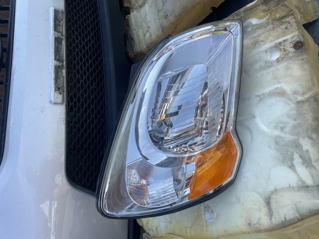 921020Z130 HYUNDAI Правая фара купить в Украина