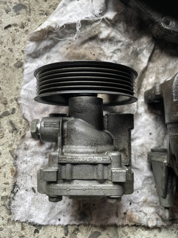 MN100102 MITSUBISHI Насос гидроусилителя руля (ГУР) купить в Винница