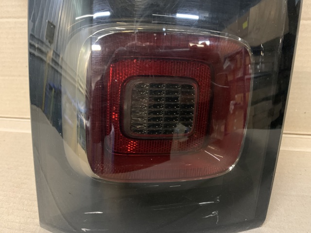 LAND ROVER LR098356 в наличии Черновцы