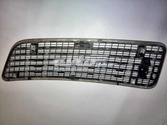 2218800205 MERCEDES Решетка капота купить в Ирпень