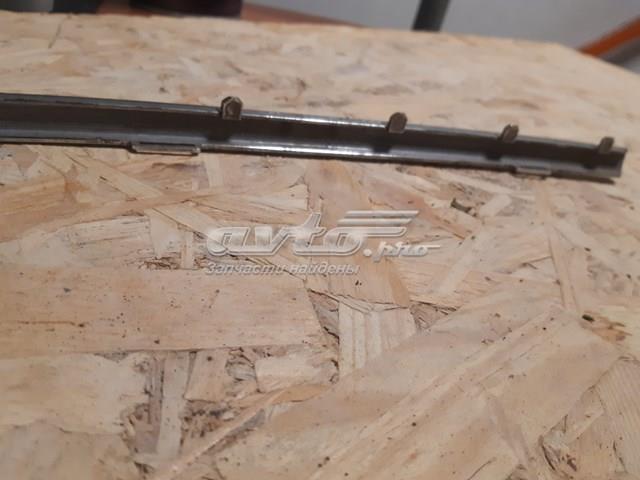 BMW 51117033476 Молдинг бампера переднего правый в наличии Ровно