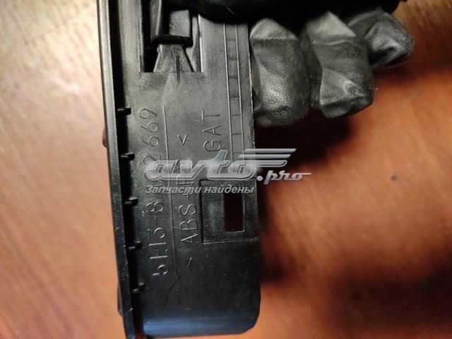 51138402669 BMW Решетка капота купить в Чернигов