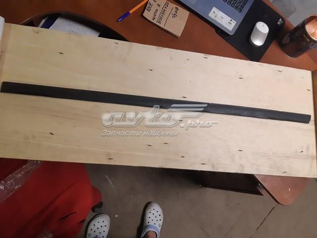 Накладка двери передней правой 51211944420 BMW
