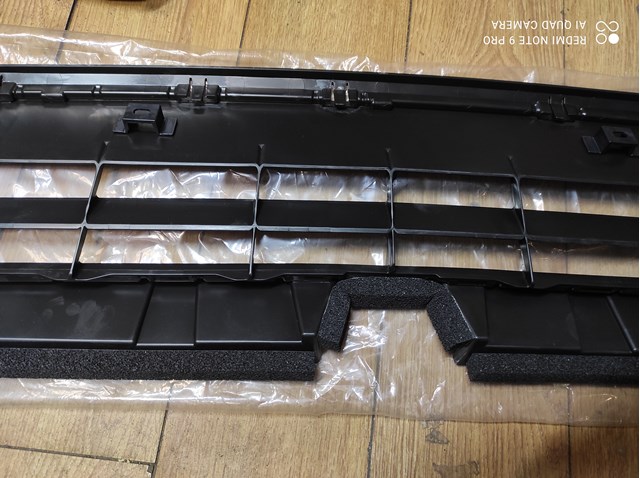 TOYOTA 5311278040 Решетка бампера переднего в наличии Чернигов
