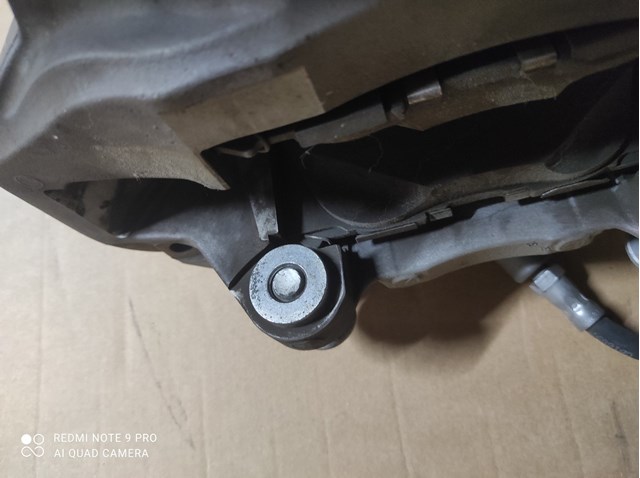 MERCEDES A0004210100 Суппорт тормозной передний правый в наличии Львов