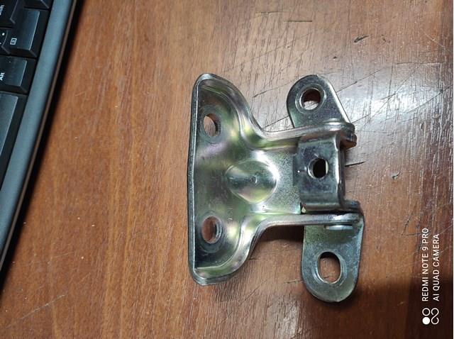 HYUNDAI A046057 Петля двери передней левой в наличии Ирпень