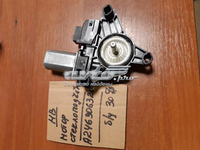 Мотор стеклоподъемника двери задней, правой A2469063200 MERCEDES
