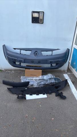 Бампер на авто 7701474484 RENAULT