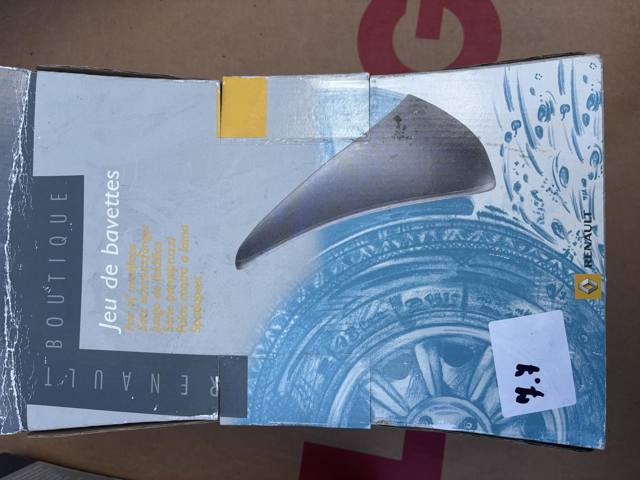 Передние брызговики 7711226809 RENAULT