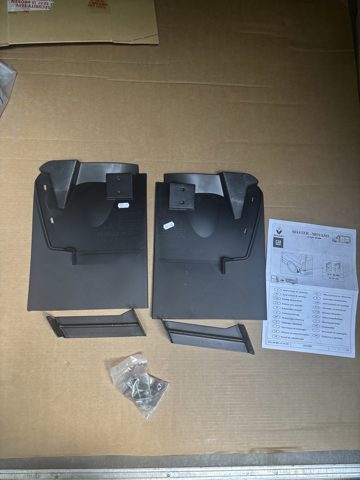 Комплект задних брызговиков 788130688R RENAULT