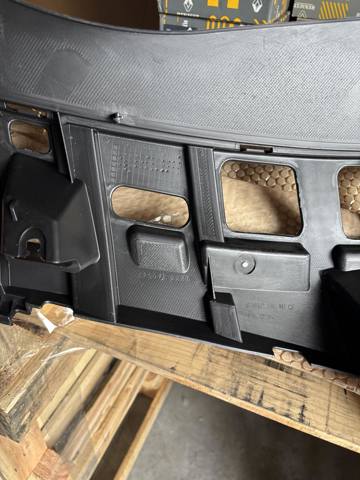 RENAULT 8200682290 Решетка бампера в наличии Запорожье