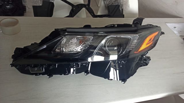 Вставка фары правой 8111006F60 MARKET (OEM)