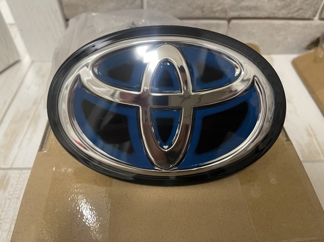 9097502161 TOYOTA Эмблема решетки радиатора купить в Каменское