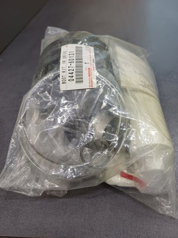 0442760131 TOYOTA Пыльники шрусов купить в Тернополь