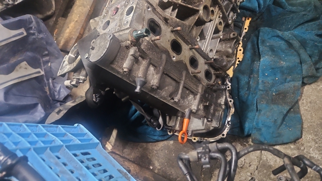 Крышка двигателя 03C103475AK VAG
