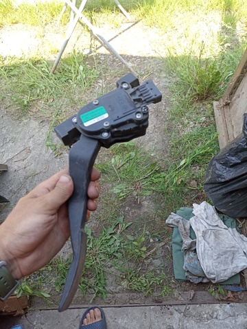 MITSUBISHI MR955216 Педаль газа в наличии Ирпень