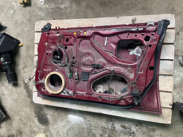 SUBARU 61100AC021 Дверь передняя правая в наличии Винница
