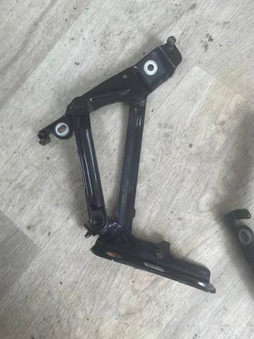 GS1D52720B MAZDA Петля крышки багажника купить в Житомир
