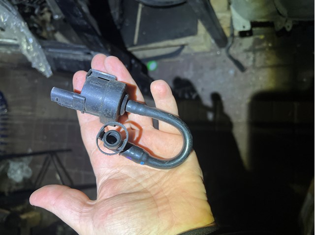 06E133781K VAG Клапан вентиляции газов топливного бака купить в Николаев