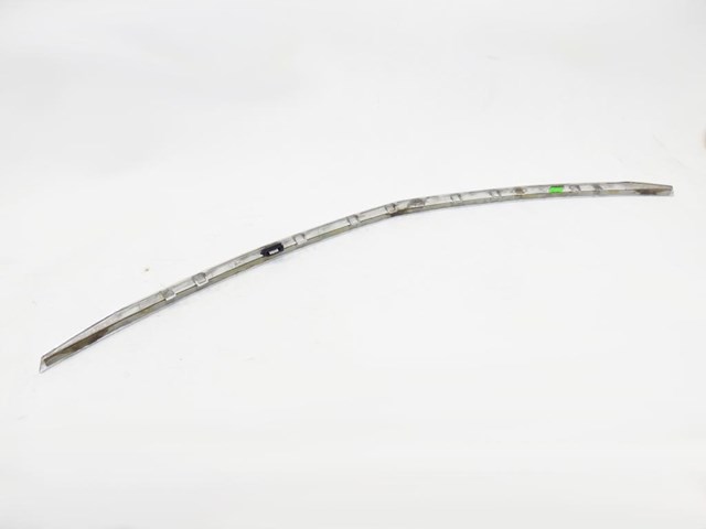 Молдинг крышки багажника 2127430382 MERCEDES