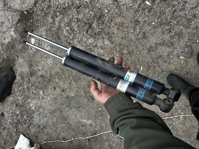 Цилиндр подвески 24214070 BILSTEIN
