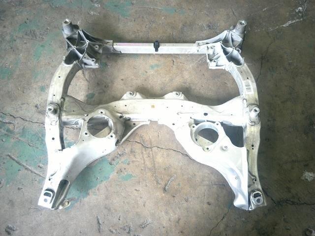 Крабобалка передней подвески 31116796693 BMW