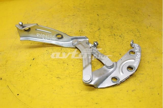 Завеса капота правая 3D0823302D VAG