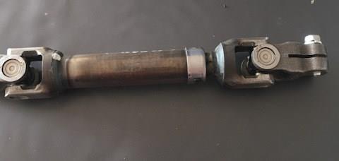 Вал рулевой колонки, нижний 4526002160 TOYOTA