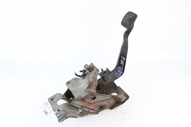 Педаль сцепления 465038H915 NISSAN