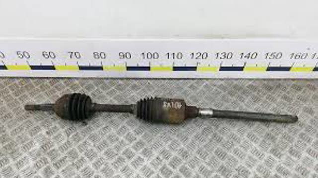 Полуось передняя, правая 5066020AA CHRYSLER