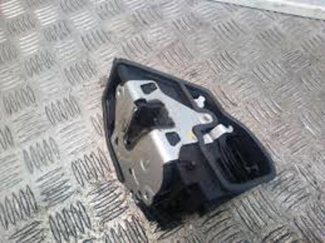 Замок задней левой двери 51227318417 BMW