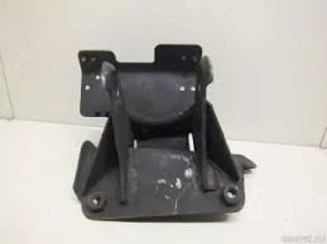 Кронштейн подушки (опоры) двигателя, левой 52059053 CHRYSLER