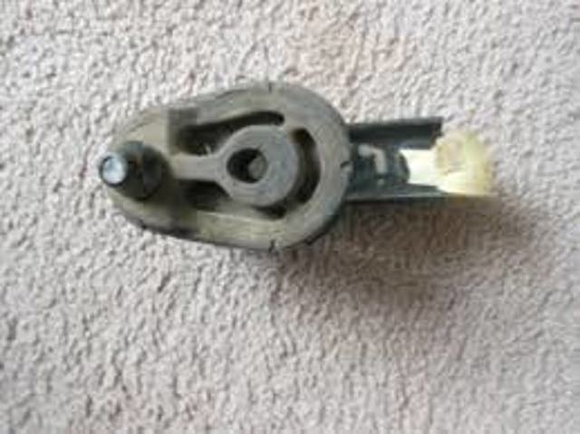 Подушки глушителя 52101068AA CHRYSLER