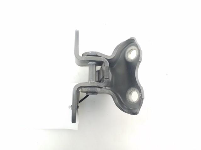 Петля передней двери правая 687300D071 TOYOTA