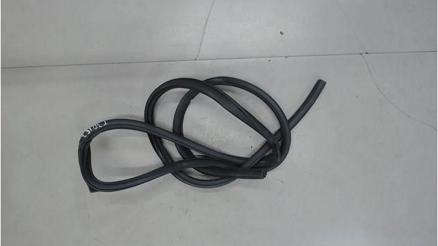 NISSAN 769218H300 Уплотнитель двери передней правой (на кузове) в наличии Николаев