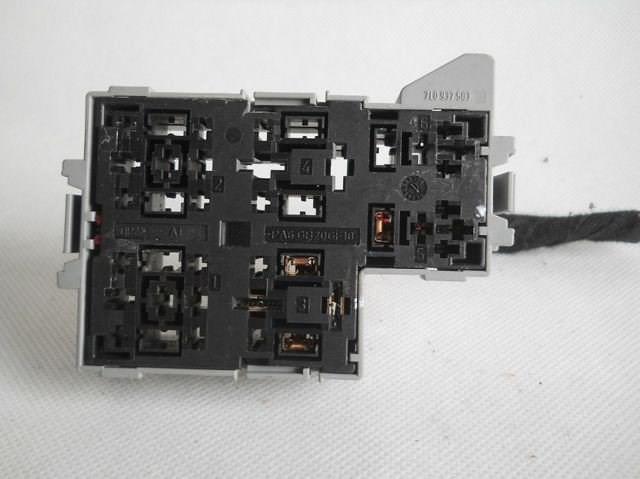 Коробка предохранителей 7L0937503 VAG
