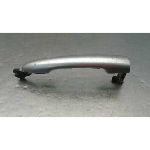 Держатель наружной ручки двери, передней правой 80642AV600 NISSAN
