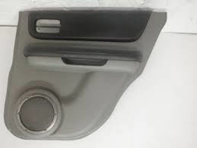 Обивка задней двери 829008H300 NISSAN
