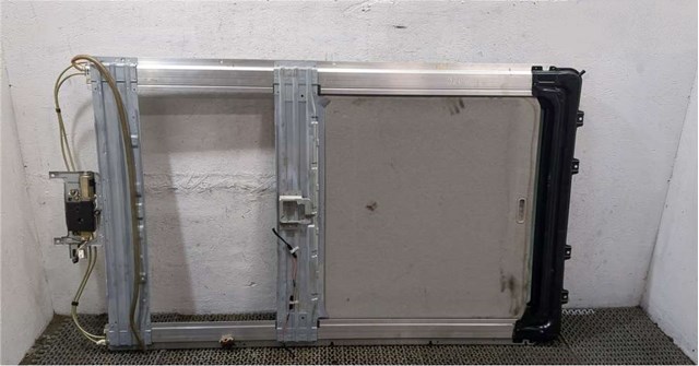 Детали люков облицовки кузова 913508H310 NISSAN