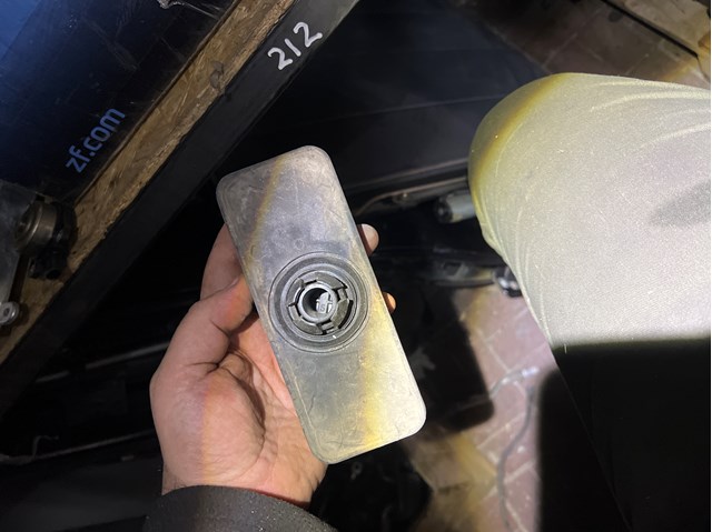 MERCEDES 0009986750 Подушка домкрата нижняя (поддомкратник) в наличии Одесса