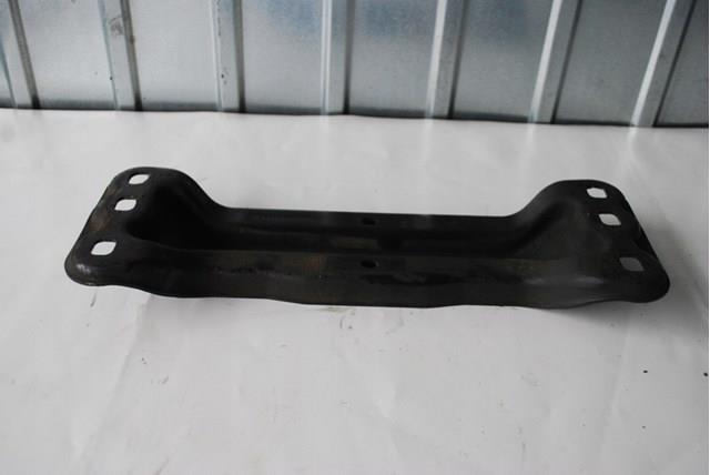 Балка крепления коробки передач A2112421001 MERCEDES