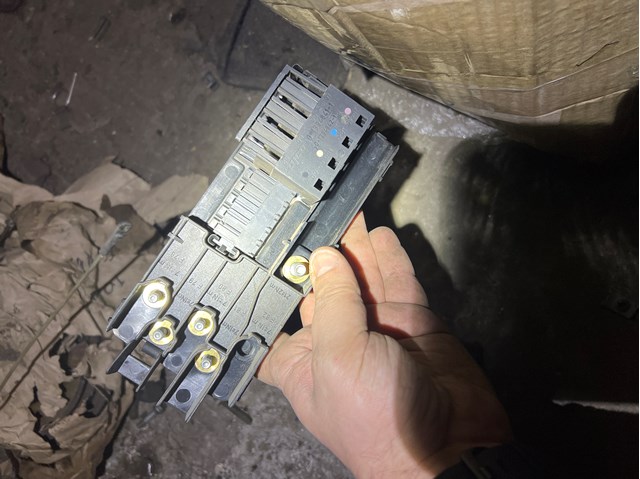 Панель предохранителей A2115452301 MERCEDES