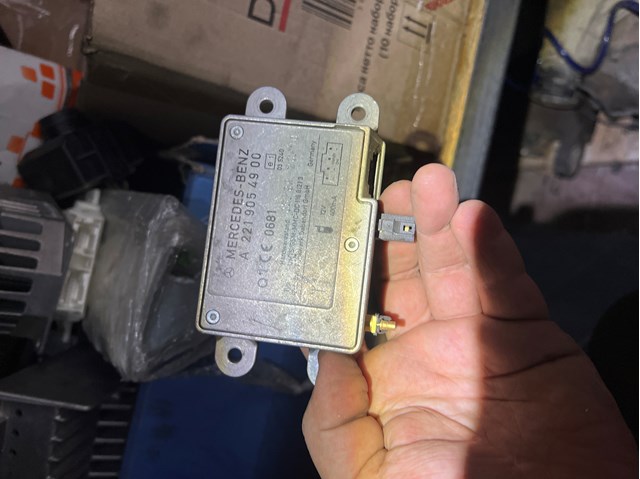 Усилитель сигнала антенны A2219054900 MERCEDES