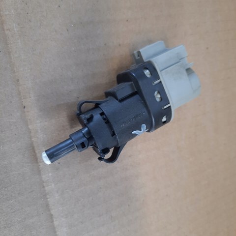 Жабка (лягушка) для стоп сигнала BJ3213480AA LAND ROVER