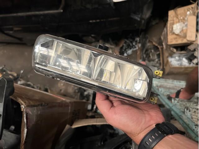 Противотуманка правая CK5215200AB LAND ROVER