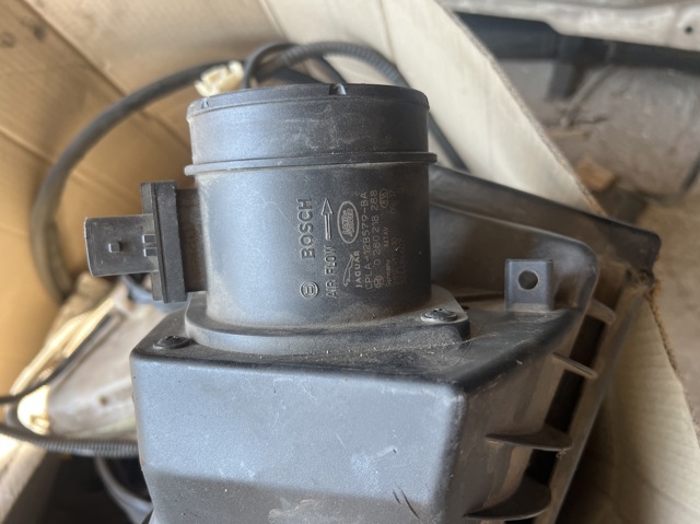 Воздухомер CPLA12B579BA LAND ROVER